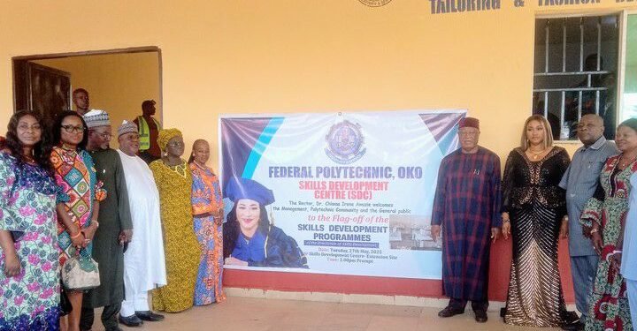 Oko poly Rector