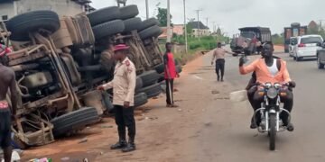 Diesel tanker and tipper collide in Anambra