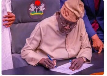 ‎Tinubu Approves 30% Discount on Airline Charges to Ease Industry Burden