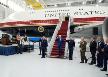 Trump Air Force One Unveiled: Qatar’s Lavish Gift to US President Raises Ethical Questions in Washington