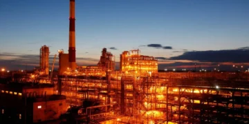 Ukrainian Drone Attacks Hit Russia’s Samara Region, Killing One and Damaging Key Oil Refinery