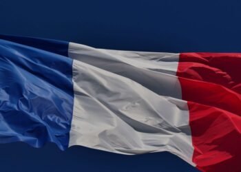 France Suspends Stun Grenades After 15-Year-Old Loses Hand in Lens Protest